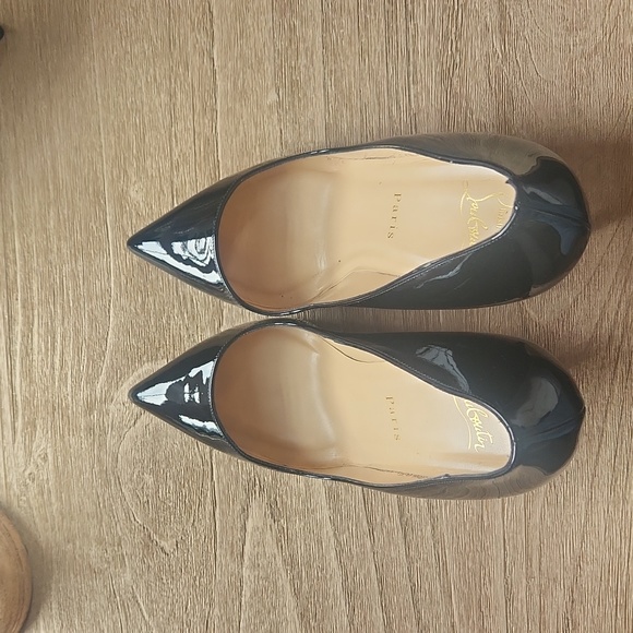 Shoes - Picture 2 of 8